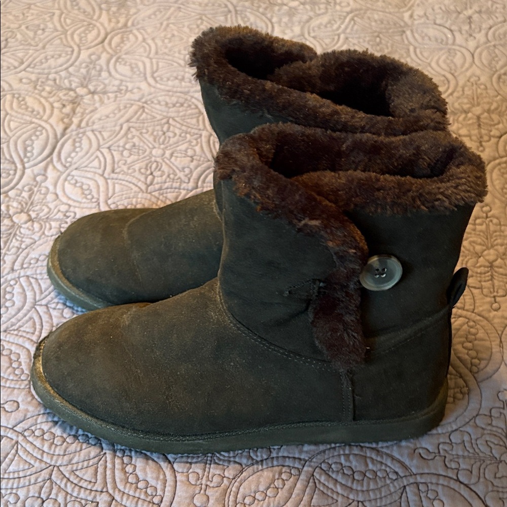 Black Suede Boots with Faux Fur Trim